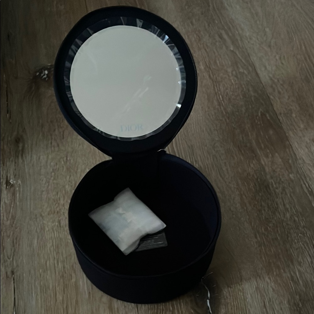 Dior round case - Picture 3 of 7
